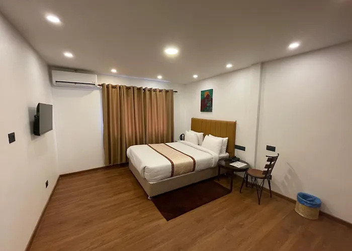 Heranya Hotel 3*