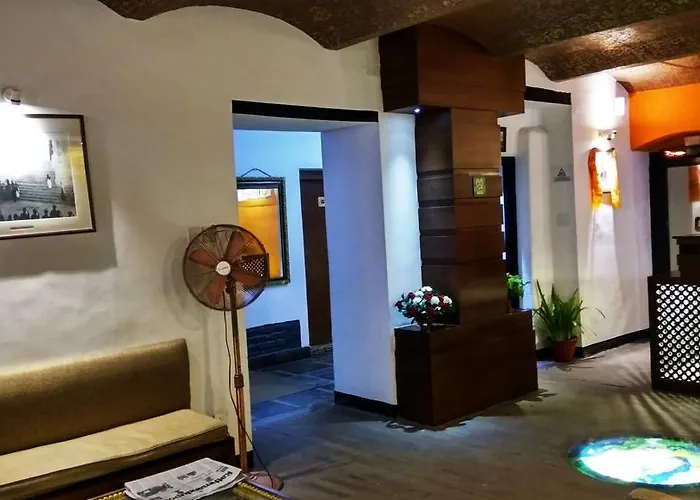 Heranya Hotel